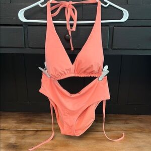 Victoria’s Secret Swimsuit (M)